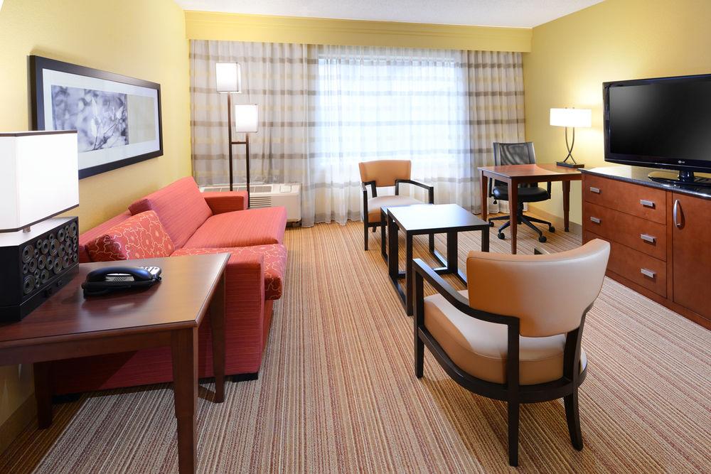 Courtyard By Marriott Dallas In Legacy Park Hotel Plano