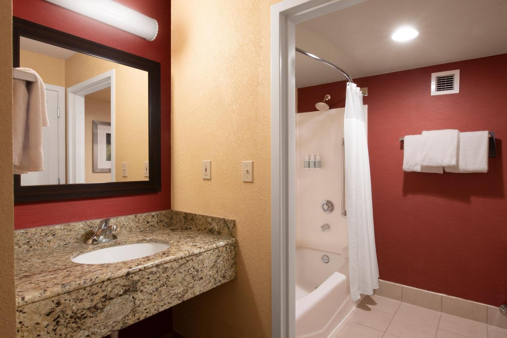 Courtyard By Marriott Dallas In Legacy Park 3* Plano