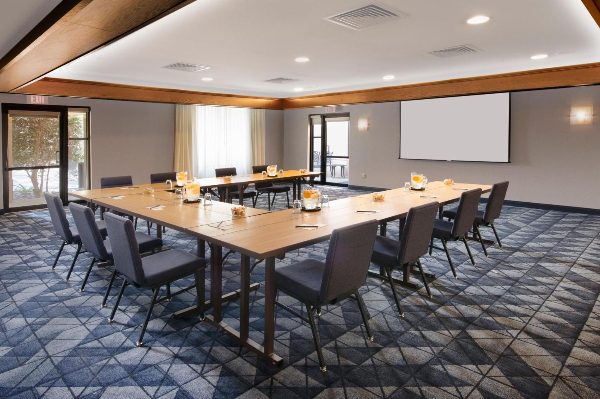Courtyard By Marriott Dallas In Legacy Park Hotel 3*