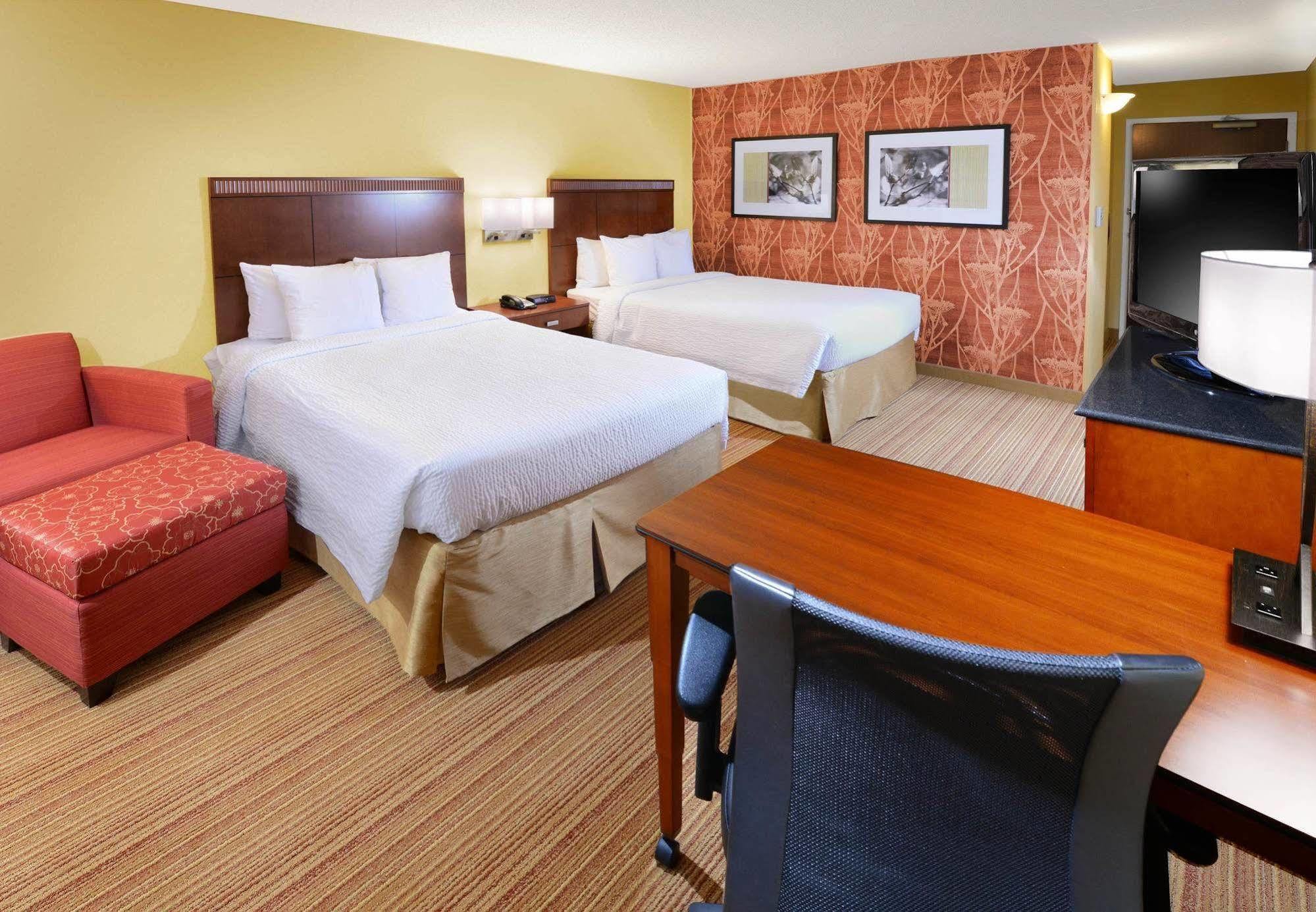 Courtyard By Marriott Dallas In Legacy Park